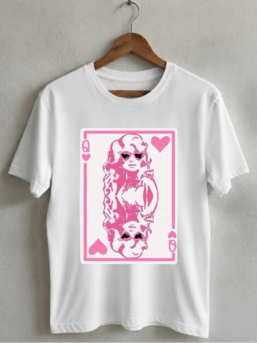 Gildan White  T-Shirt Dolly Parton with Pink Queen